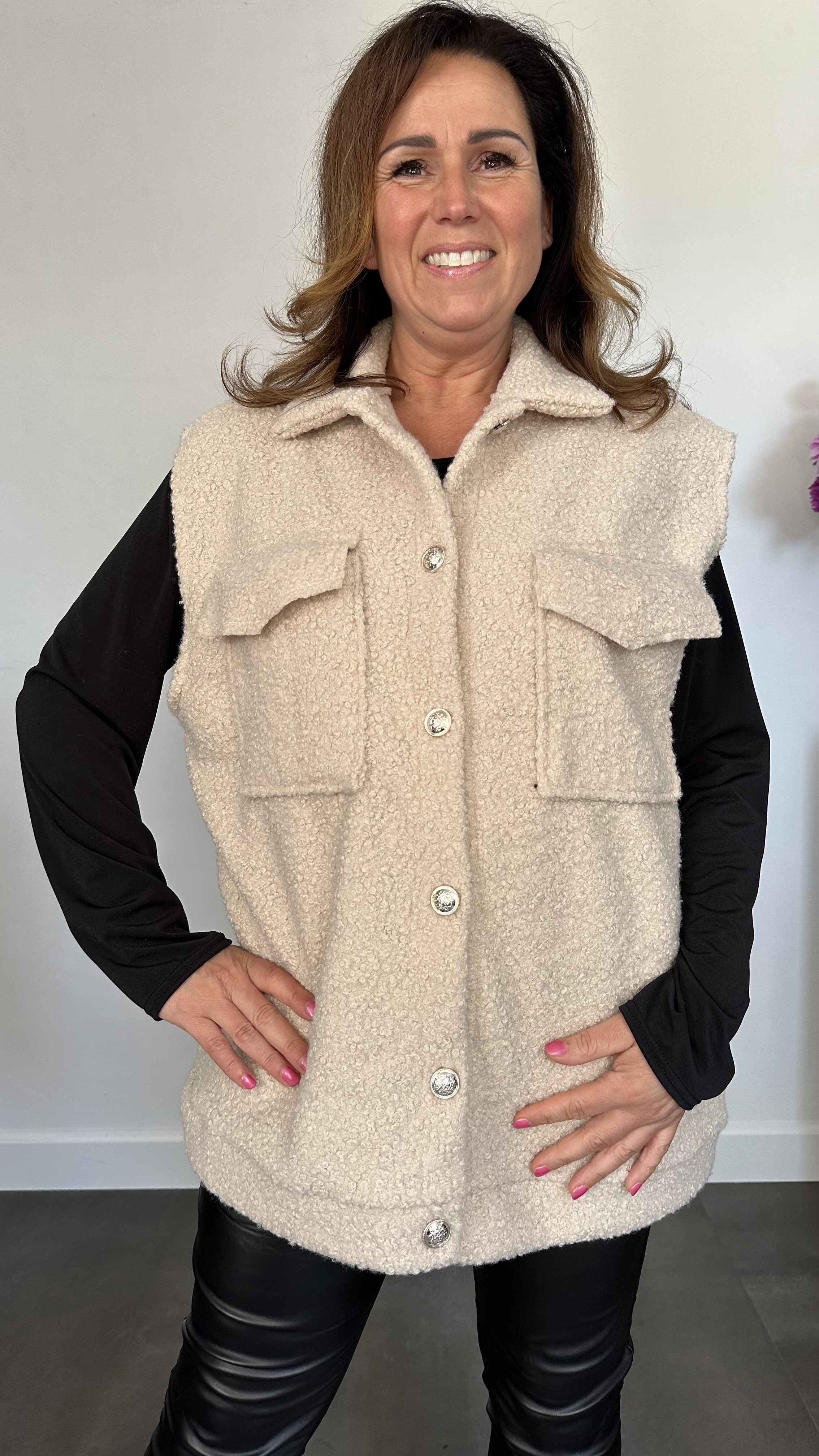 Teddy bodywarmer met knopen beige