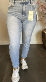 RED Berry jeans MOMFIT studs