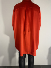 Lange satijnen blouse rood