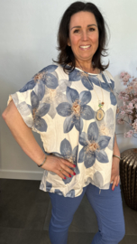Gebloemd shirt Vera met ketting Licht Blauw