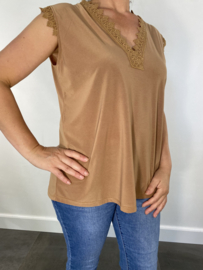 Top met kant diana camel