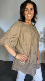 Broderie top Aurora taupe