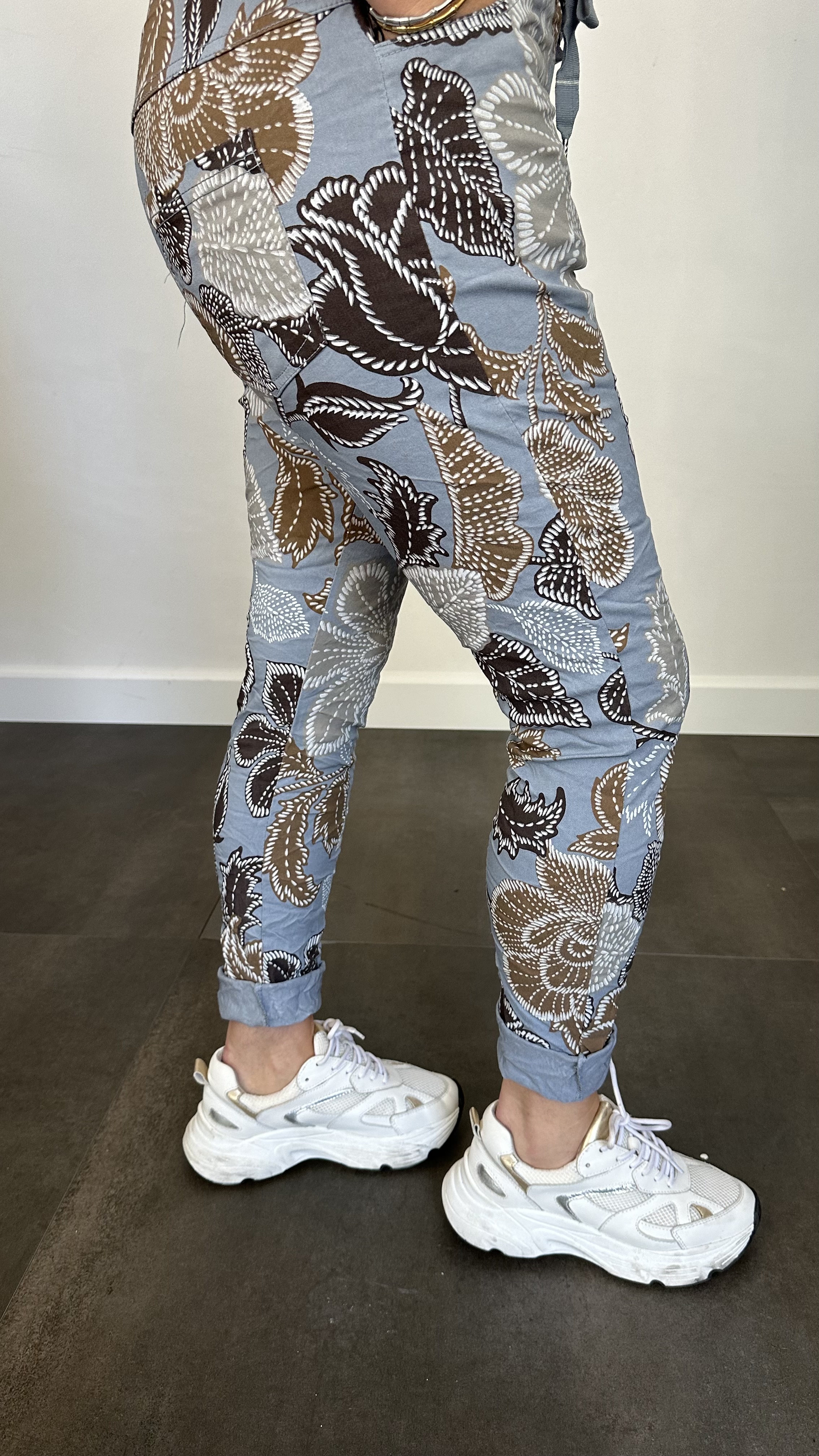Joggjeans Feline gebloemd blauw