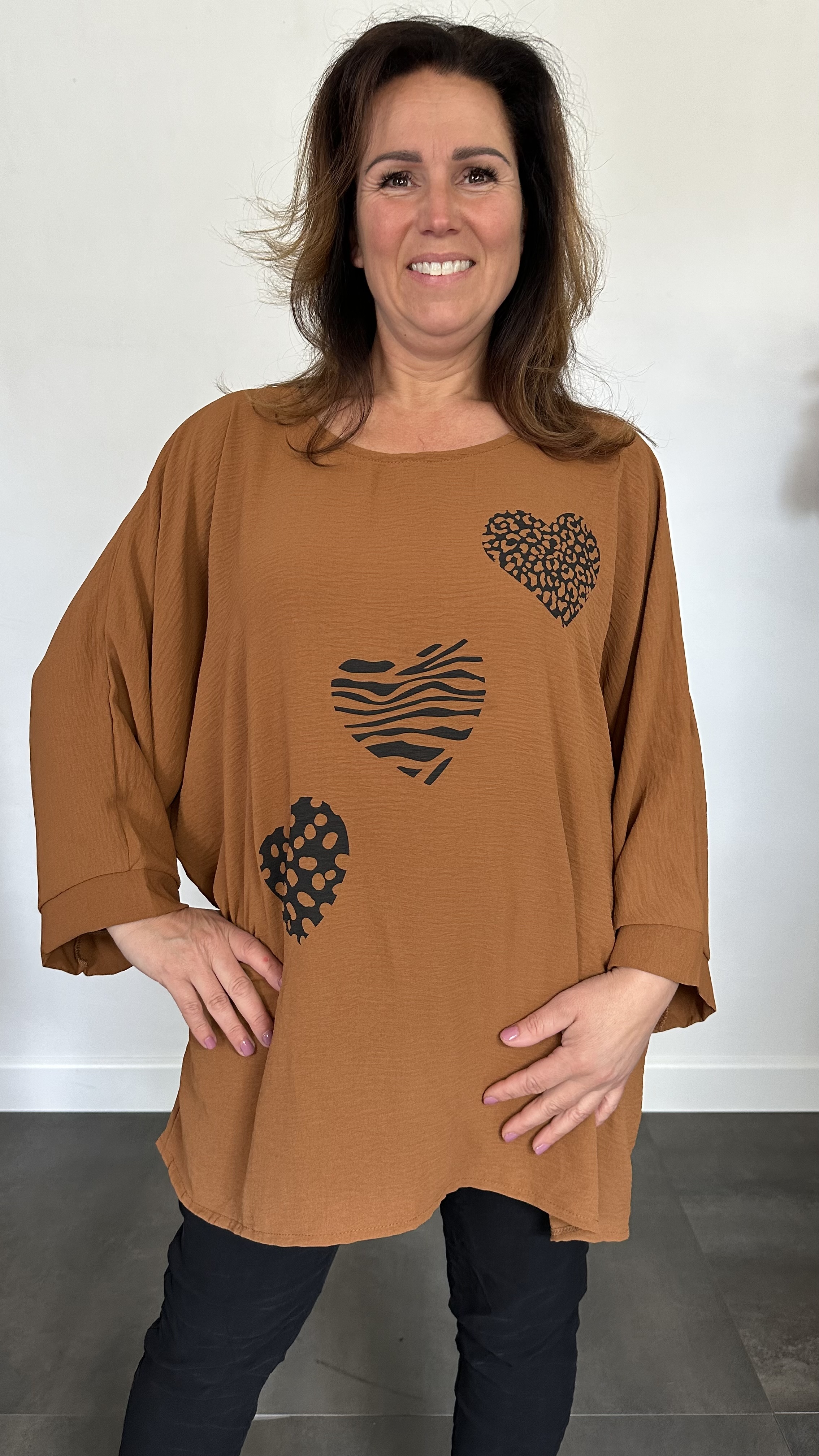 Crepe shirt hearts +SIZE cognac