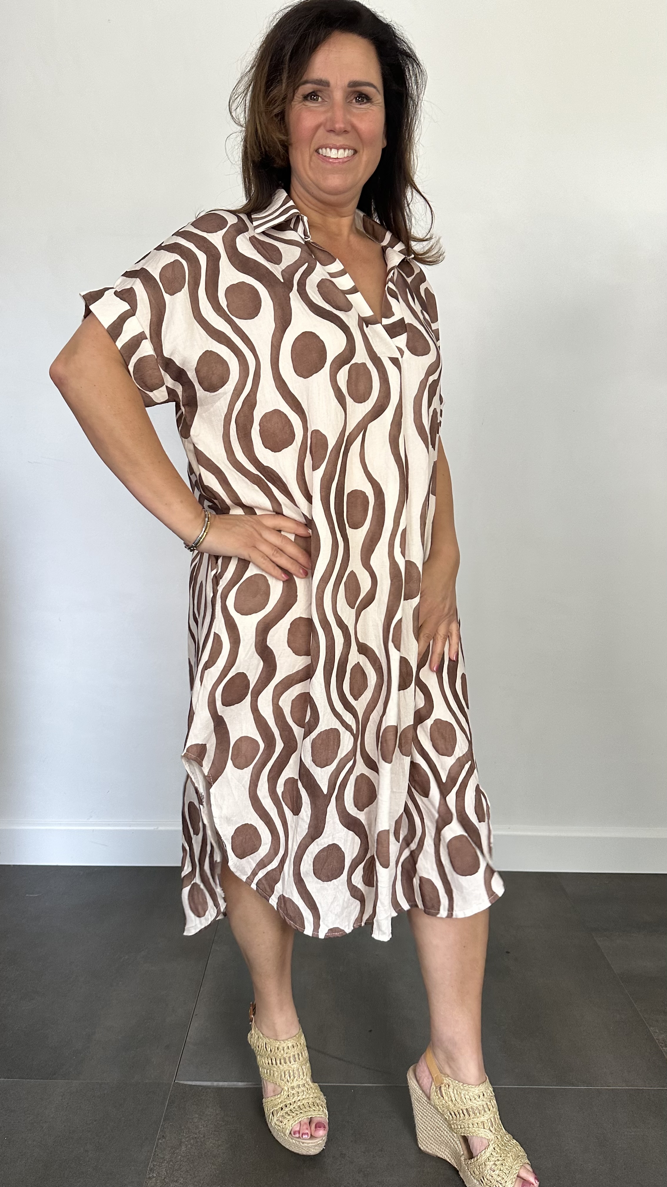 Jurk Leya waves &spots +Size Taupe