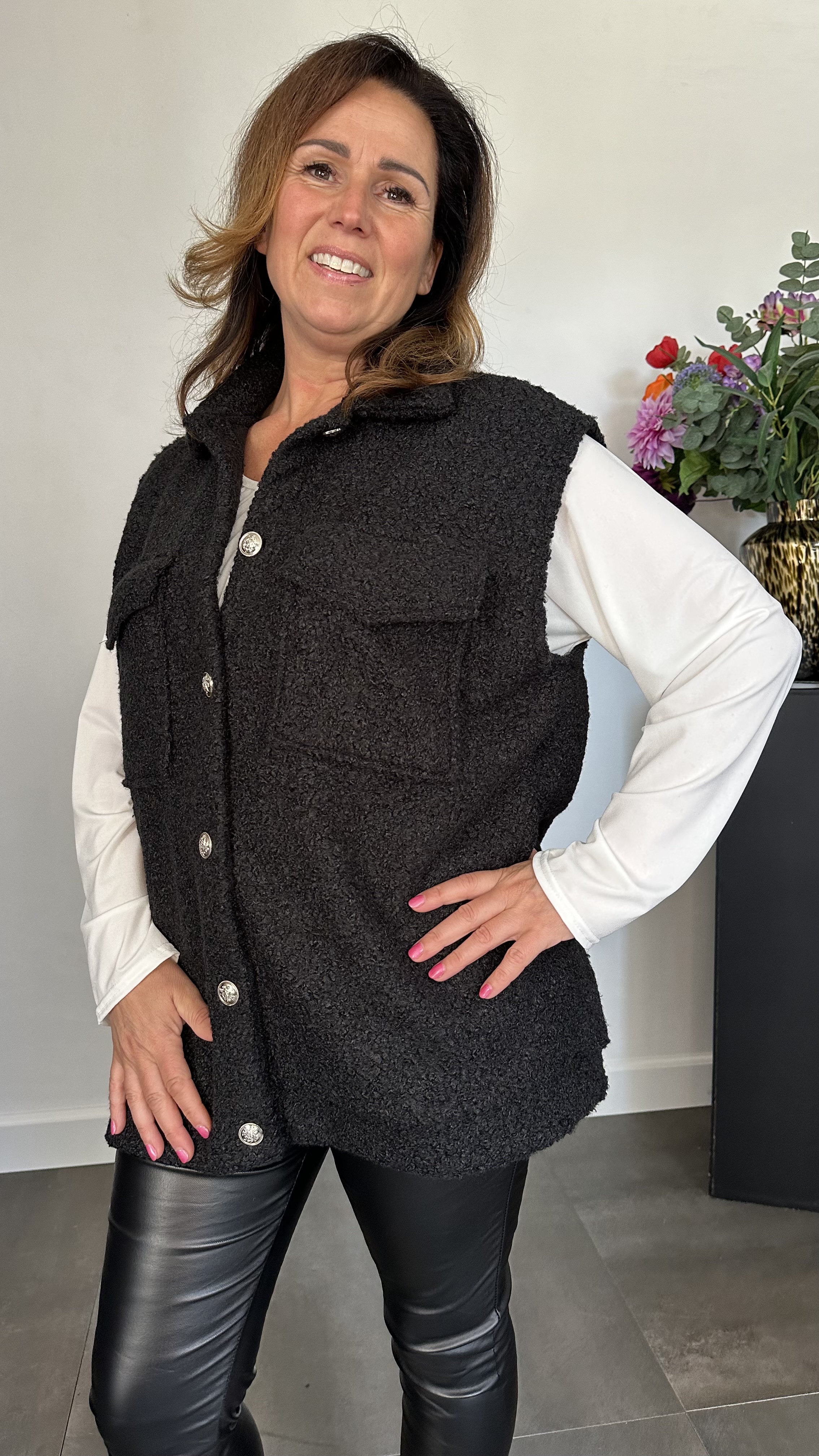 Teddy bodywarmer met knopen zwart