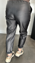 Lederlook broek met riem Zwart