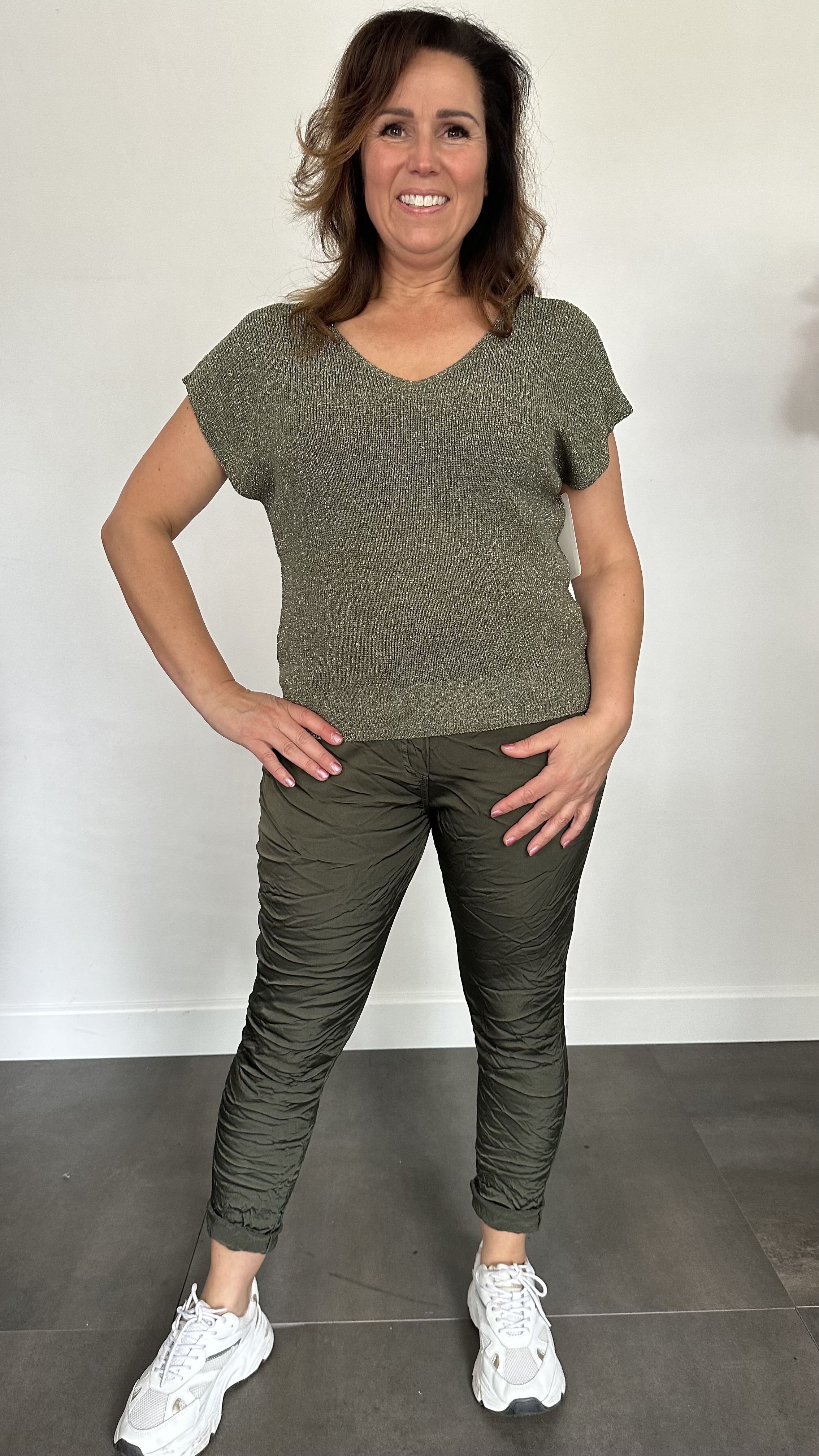 Fijn gebreid truitje met lurex army