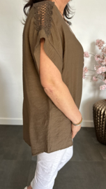 Shirt Nora kant +ketting Choco