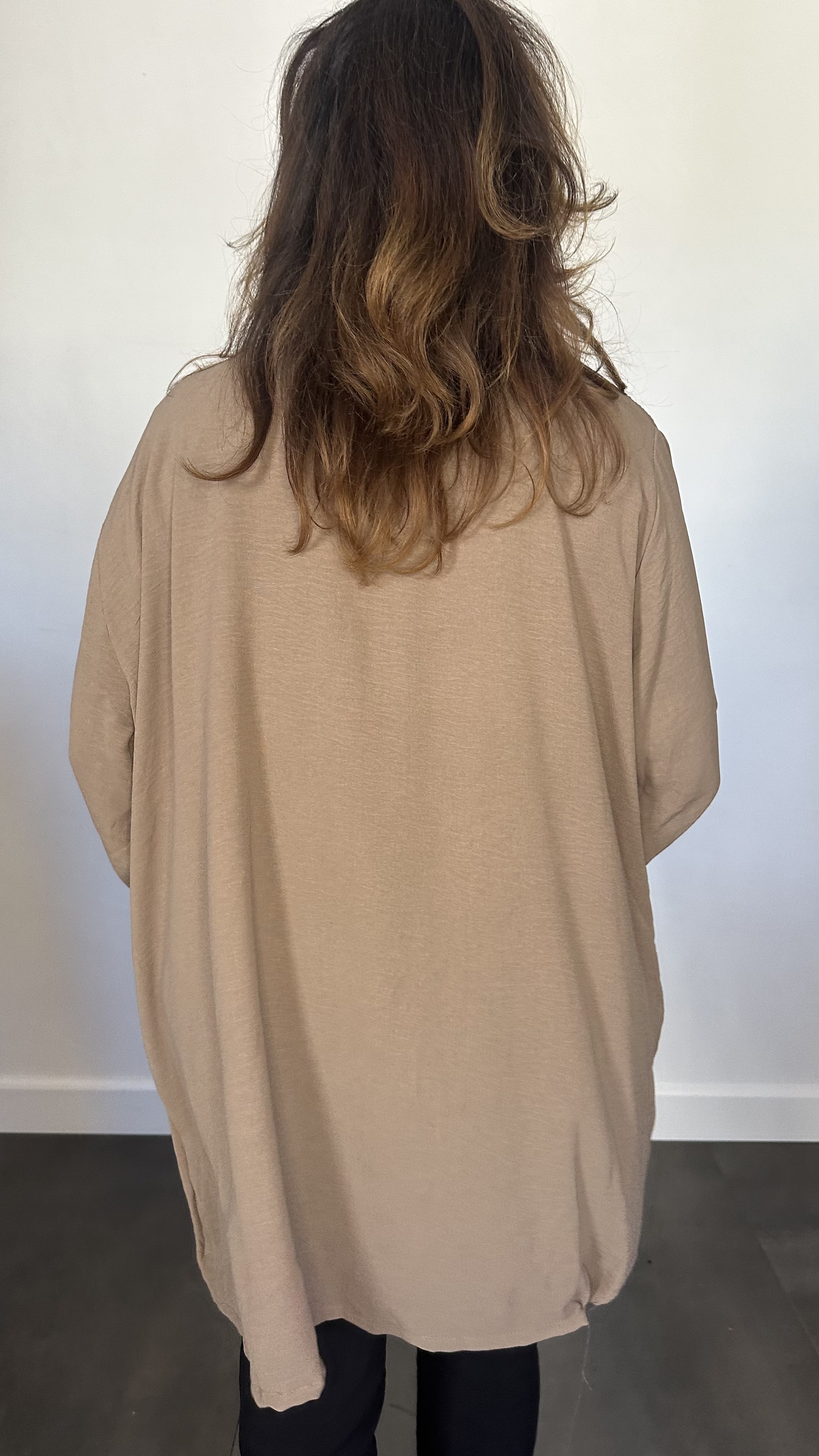 Crepe vest met sjaalkraag taupe