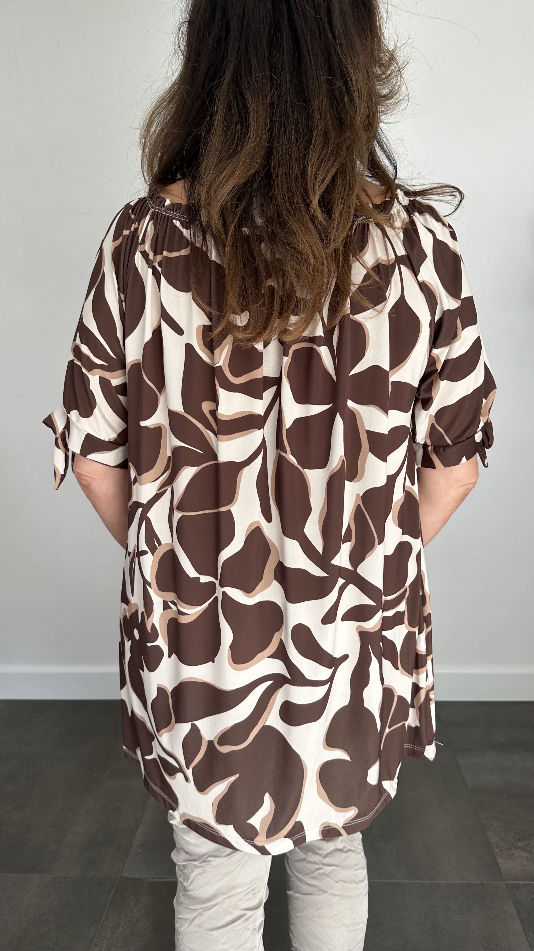 Top/ Tuniek fantasy flower bruin