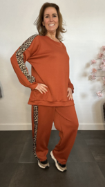 2-Delig comfy pak met panter bies Roest Bruin