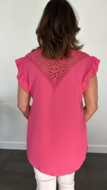 Top brigitte met ruche en kant fuchsia