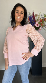 Top Mindy met kanten mouw Roze