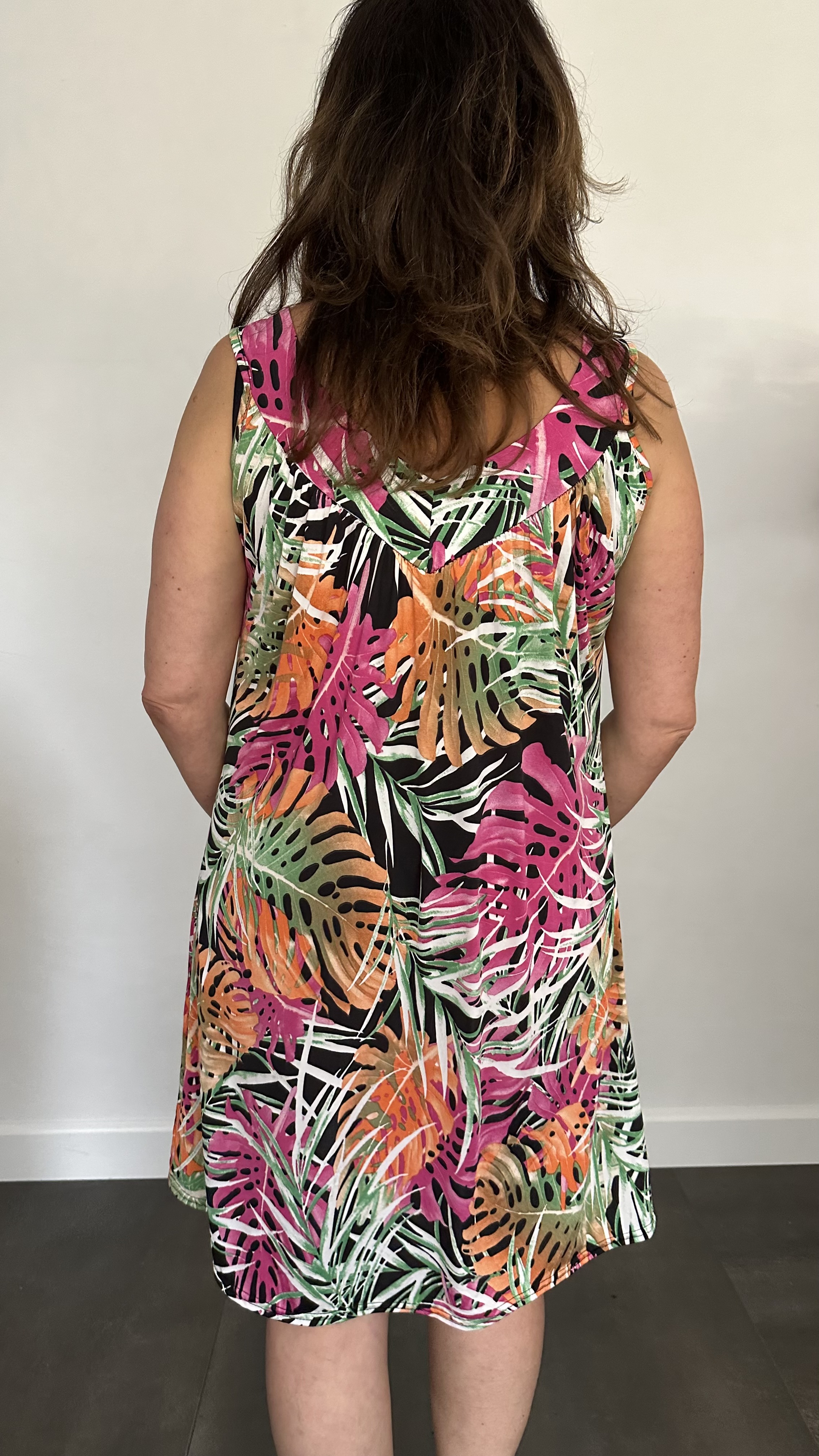 Jurkje met V-hals palmblad fuchsia/peach/groen
