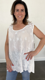 Top met kant en broderie wit