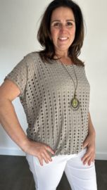 Shirt Lara met ketting taupe