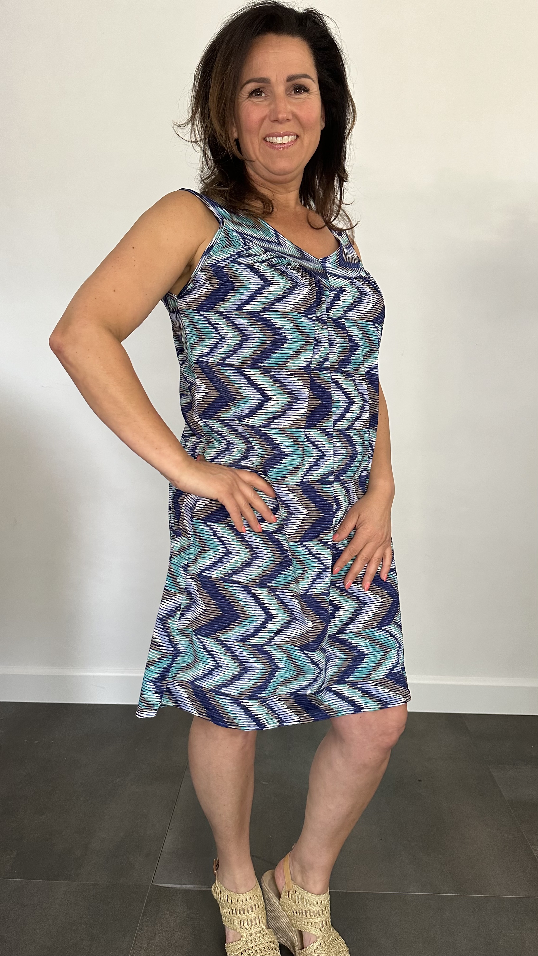 Jurkje met V-hals zig zag mint/ marine