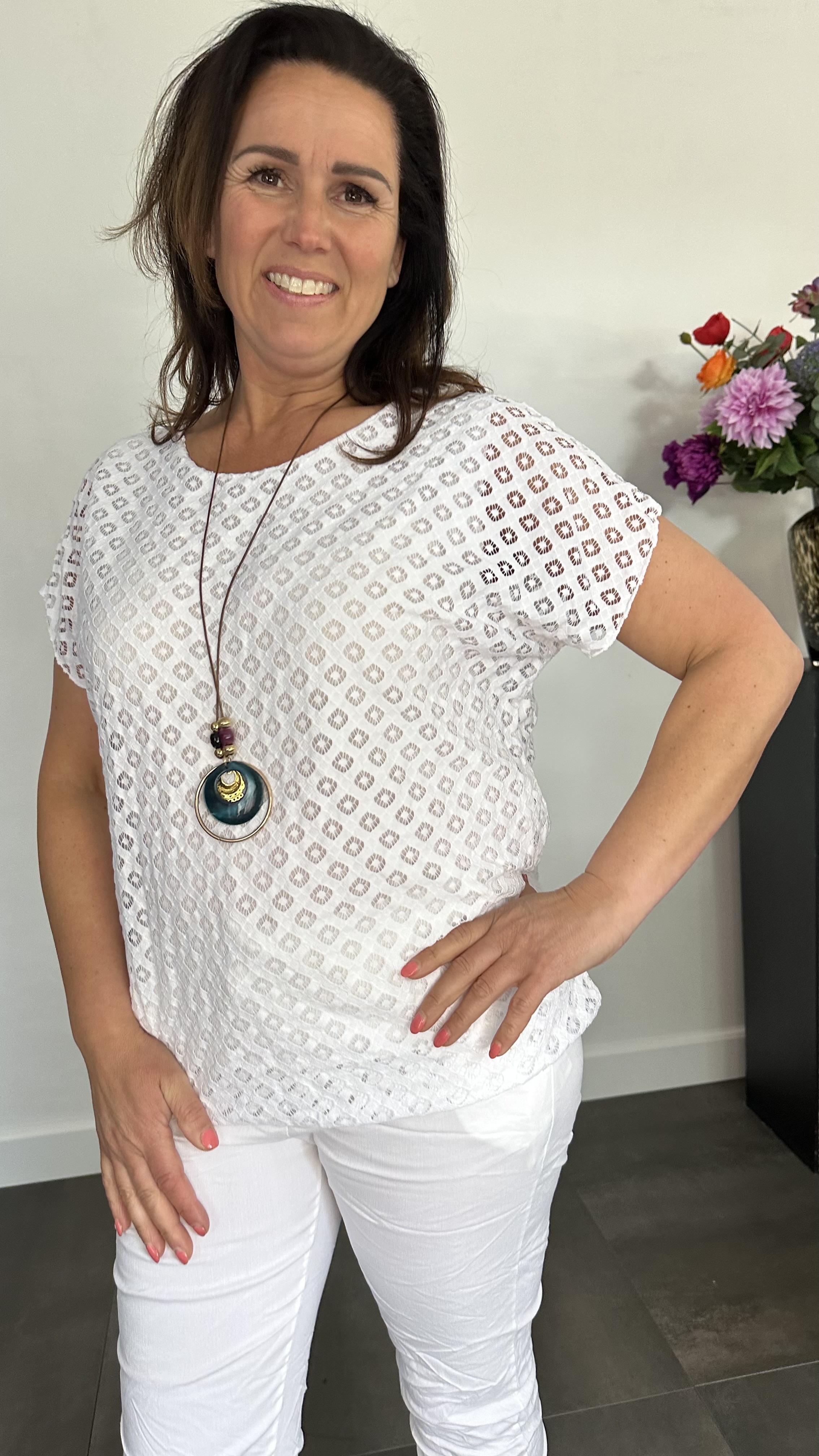 Shirt Joann met ketting wit
