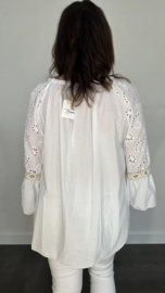 Broderie blouse met flared mouw wit SALE