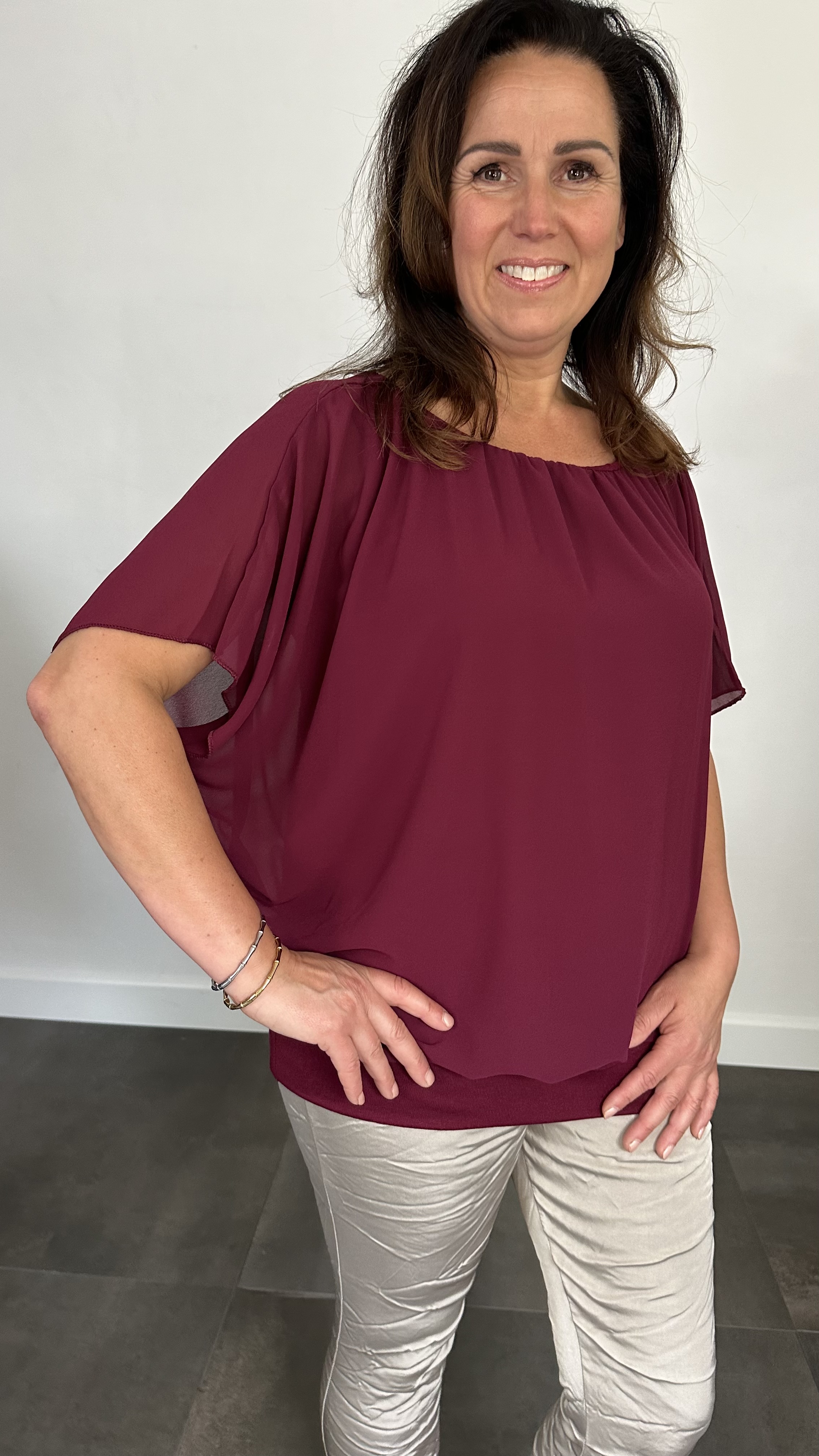 Blouse met boord korte mouw +SIZE aubergine
