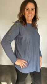 Trui Roos met pareltjes jeans blauw