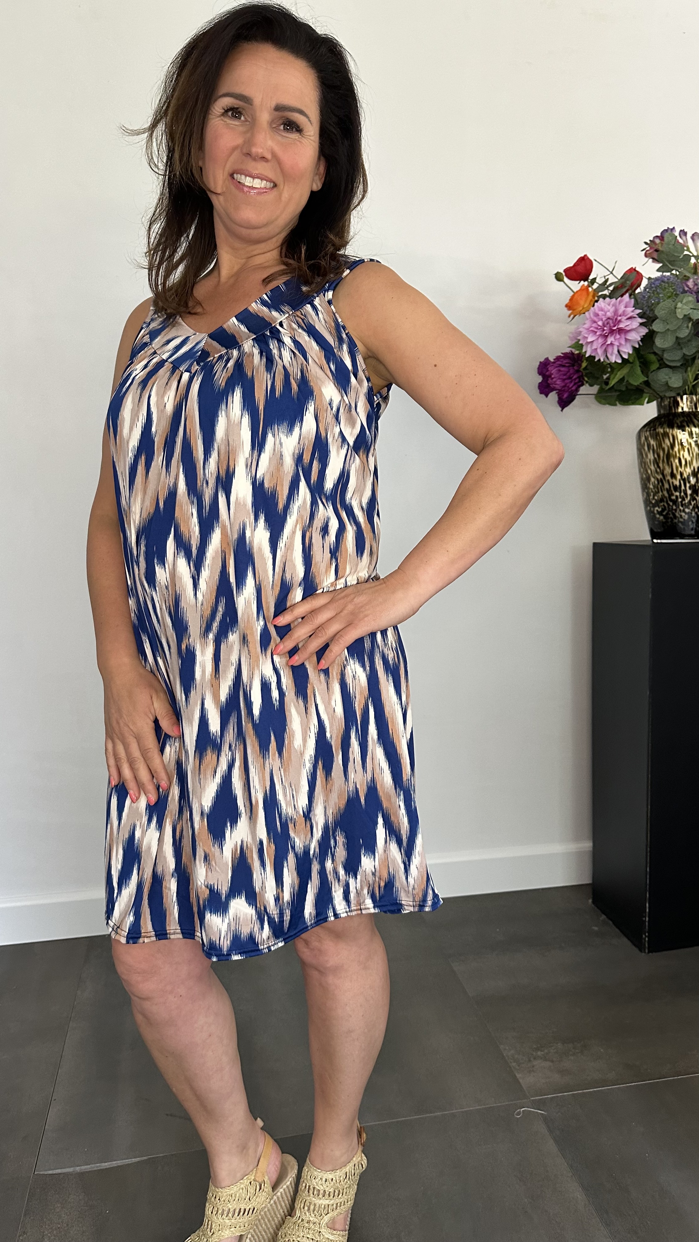 Jurkje met V-hals zig zag blauw