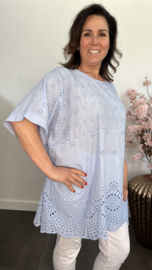Broderie shirt Fiona ijsblauw