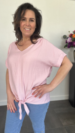 Top met gehaakt detail op de rug roze