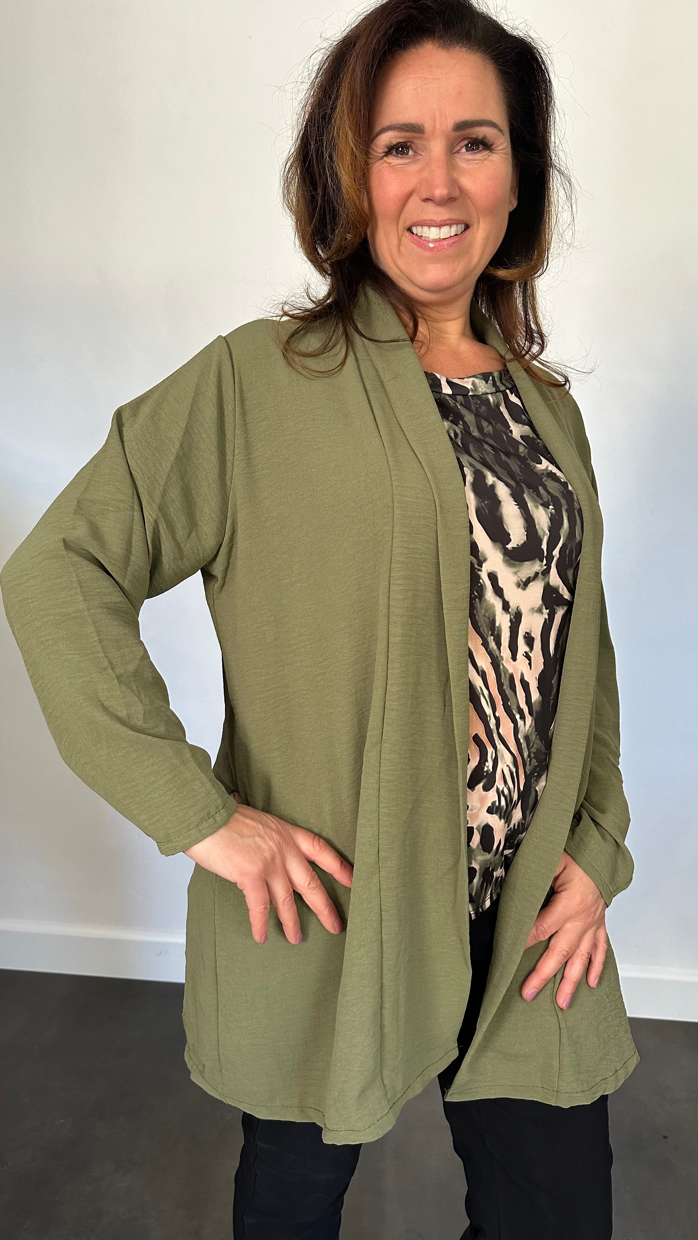 Crepe vest met sjaalkraag Army