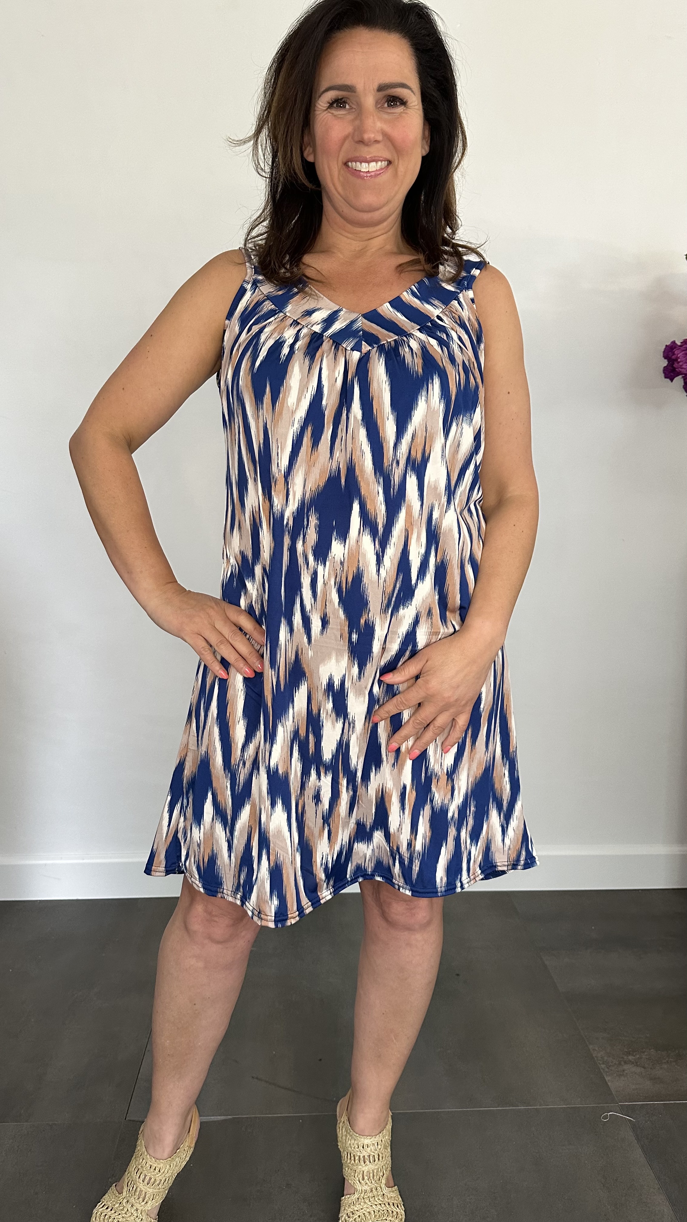 Jurkje met V-hals zig zag blauw