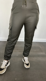 Lederlook CARGO joggjeans met elastiek army SALE/ACTIE