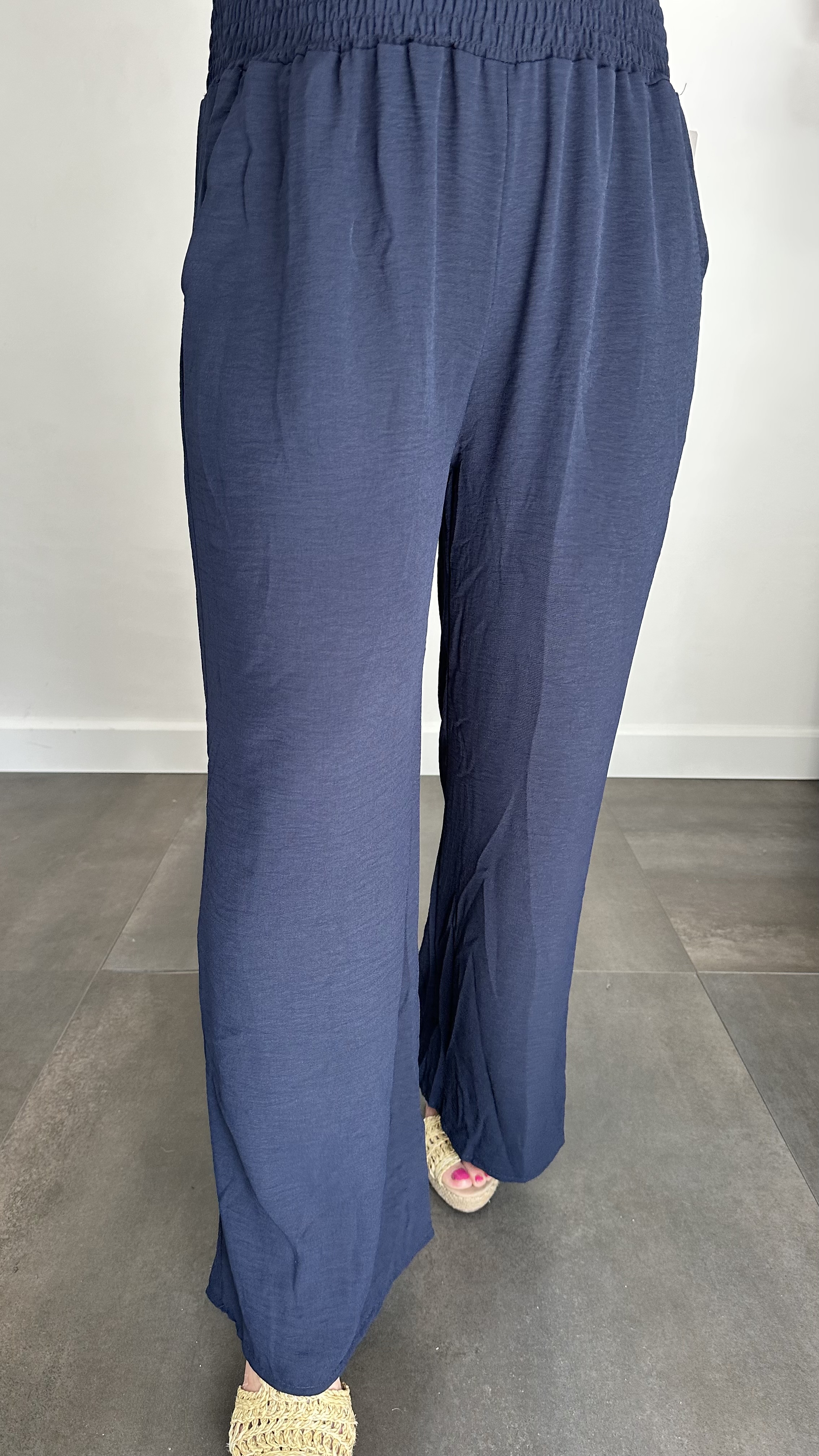 Crepe broek met gesmokte tailleband marine