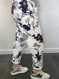 Joggingbroek ecru blauwe bloem +size