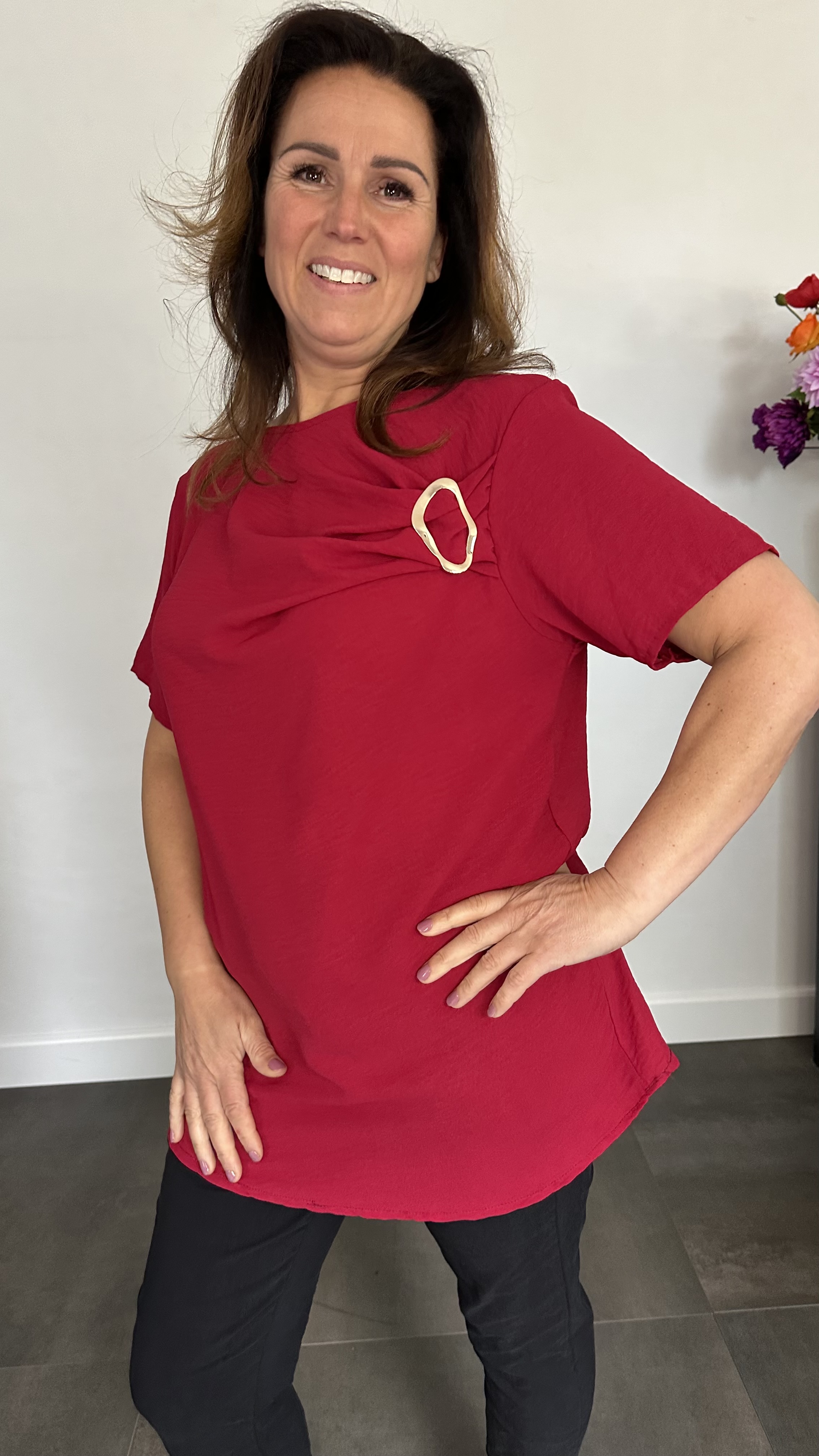 Crepe shirt met gesp wijnrood