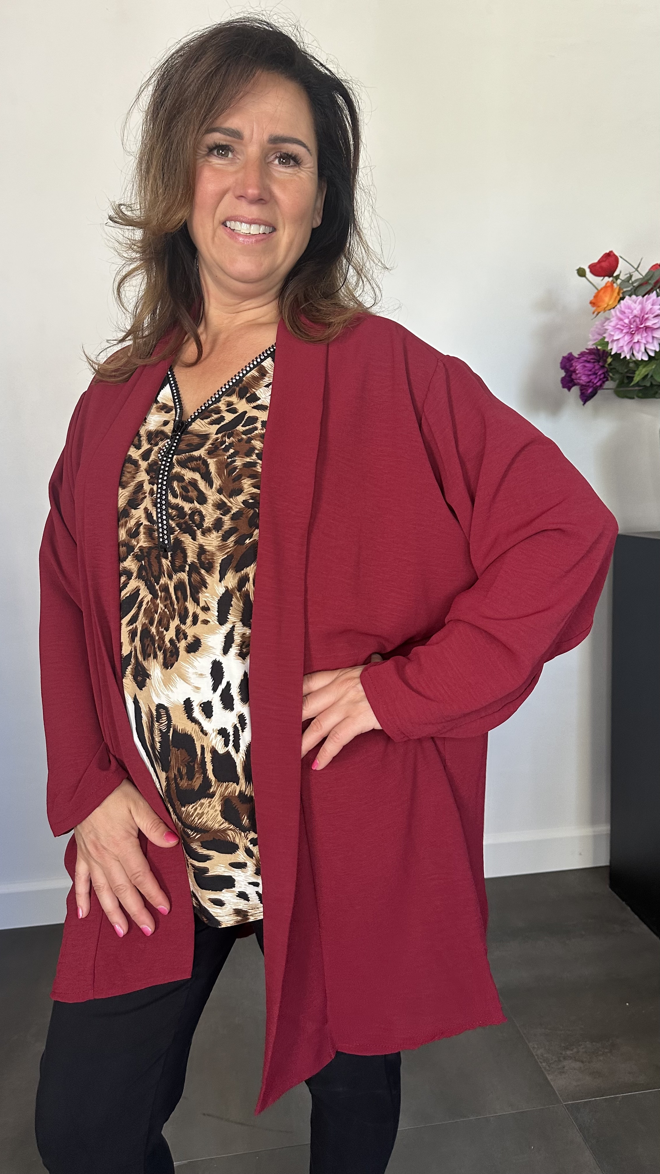 Crepe vest met sjaalkraag bordeaux rood