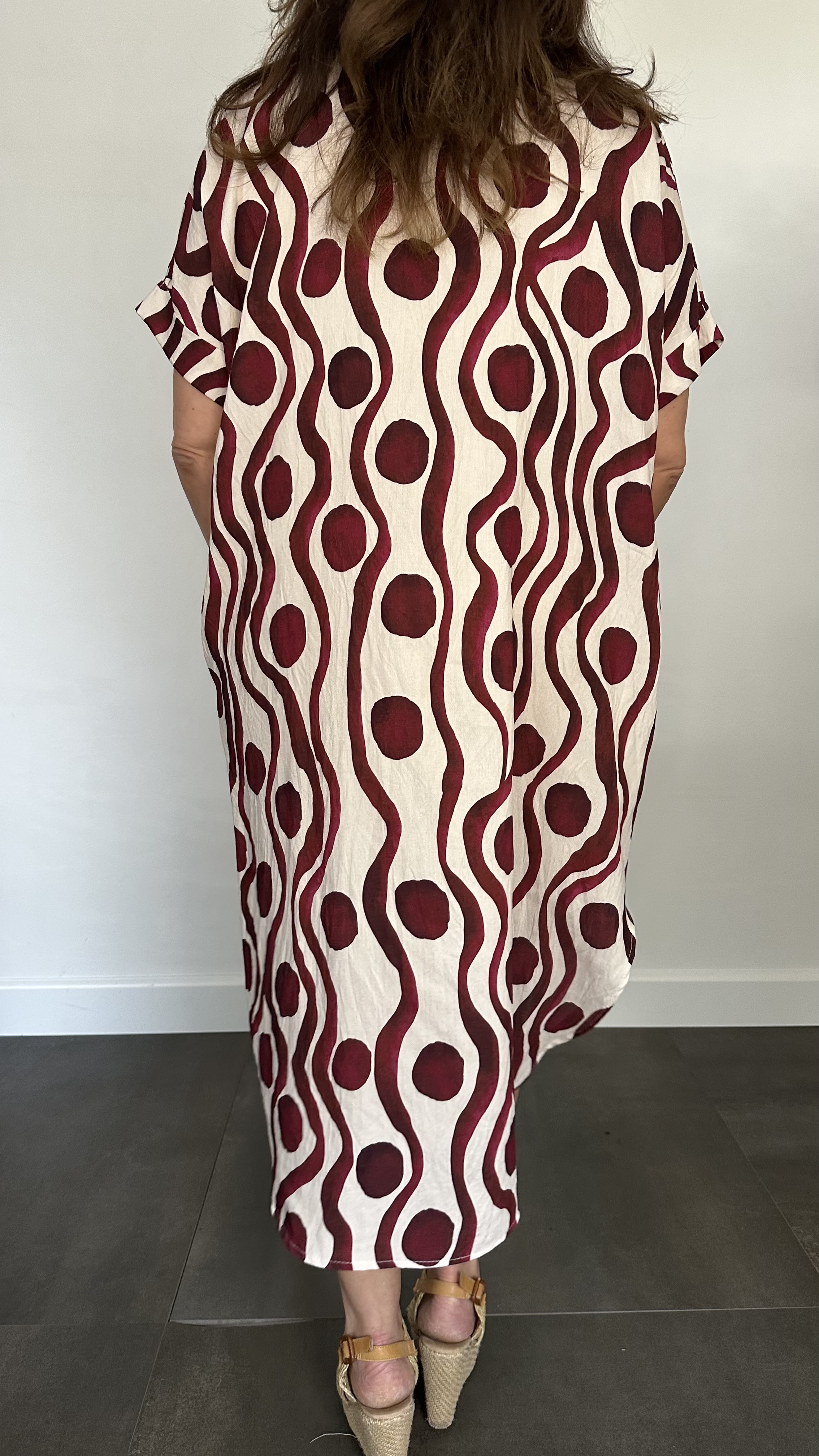 Jurk Leya waves &spots +Size Wijnrood