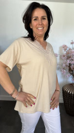 Ribbel shirt met kanten V-hals Zand