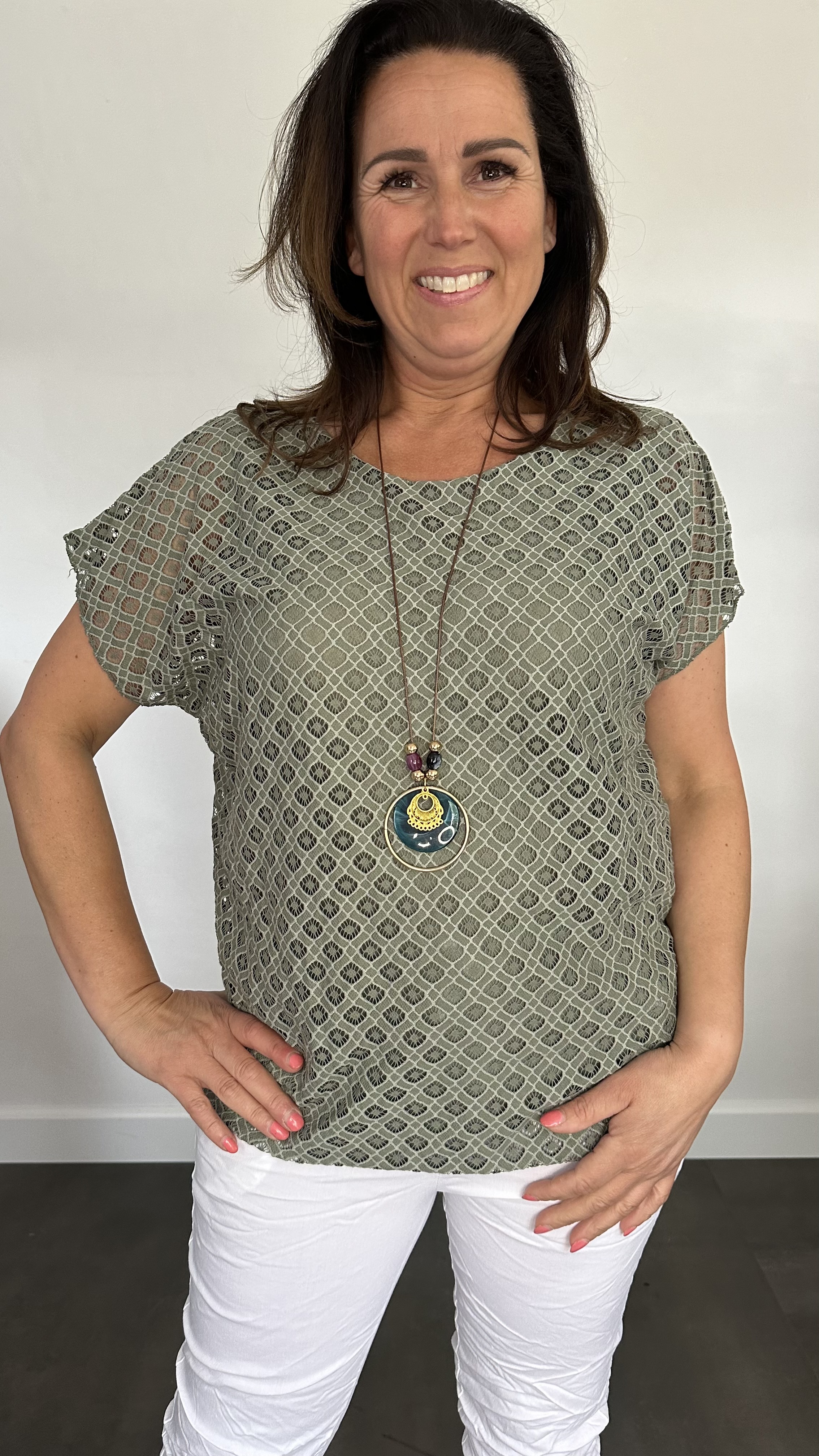Shirt Joann met ketting army