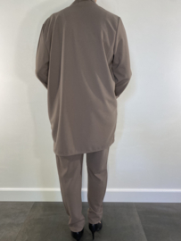 2-Delig pak Lisa taupe (+Size) Maat 3