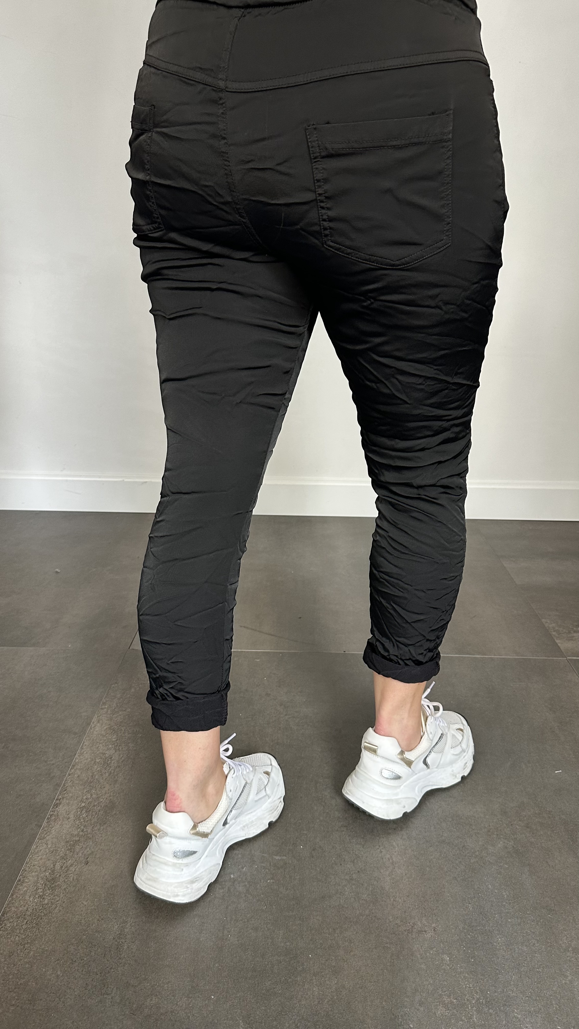 Joggjeans met glans zwart