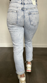 Red Berry stretch MOM fit jeans stone wash