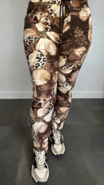 Suèdine joggjeans flowers bruin/ ecru