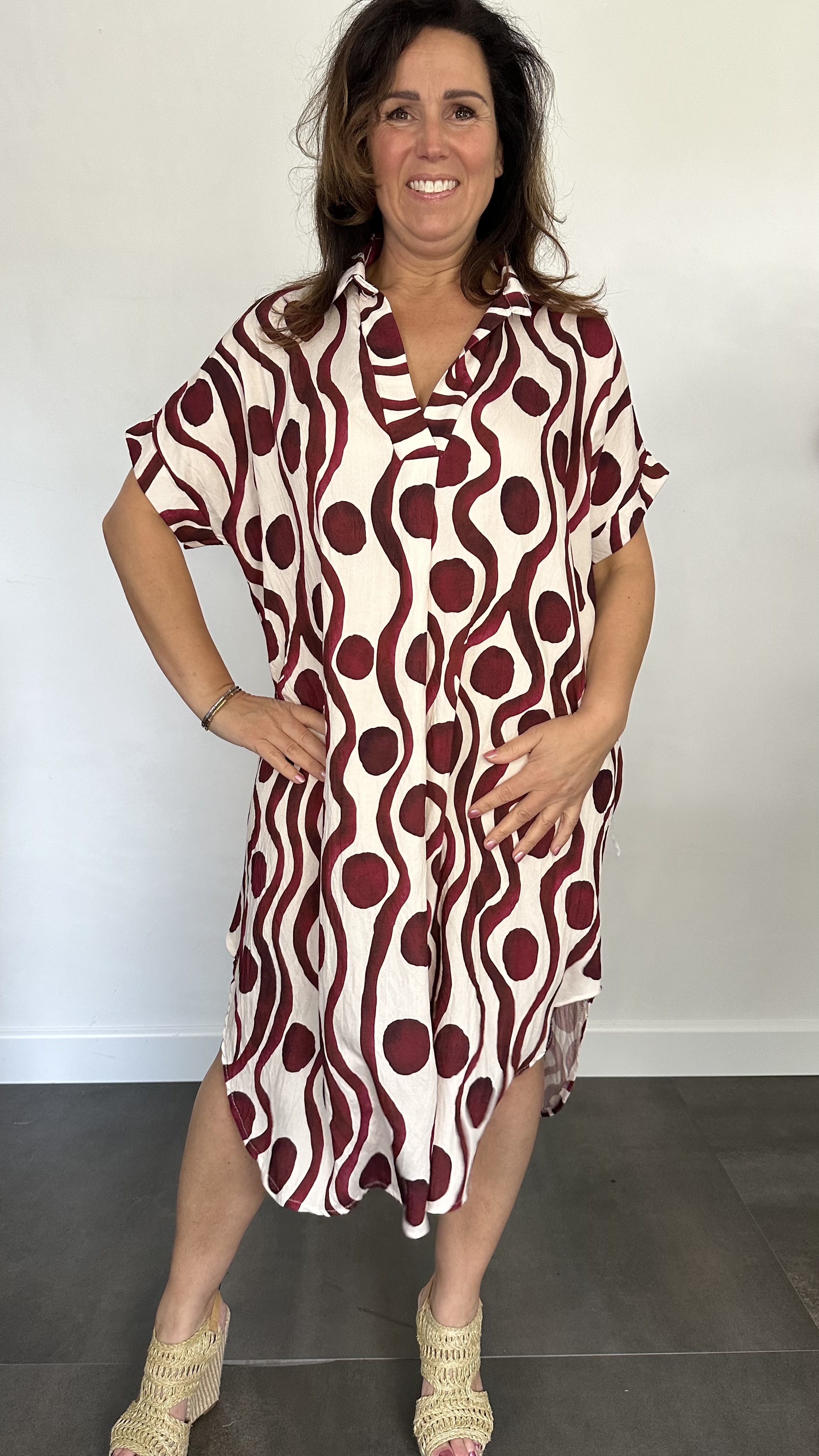 Jurk Leya waves &spots +Size Wijnrood