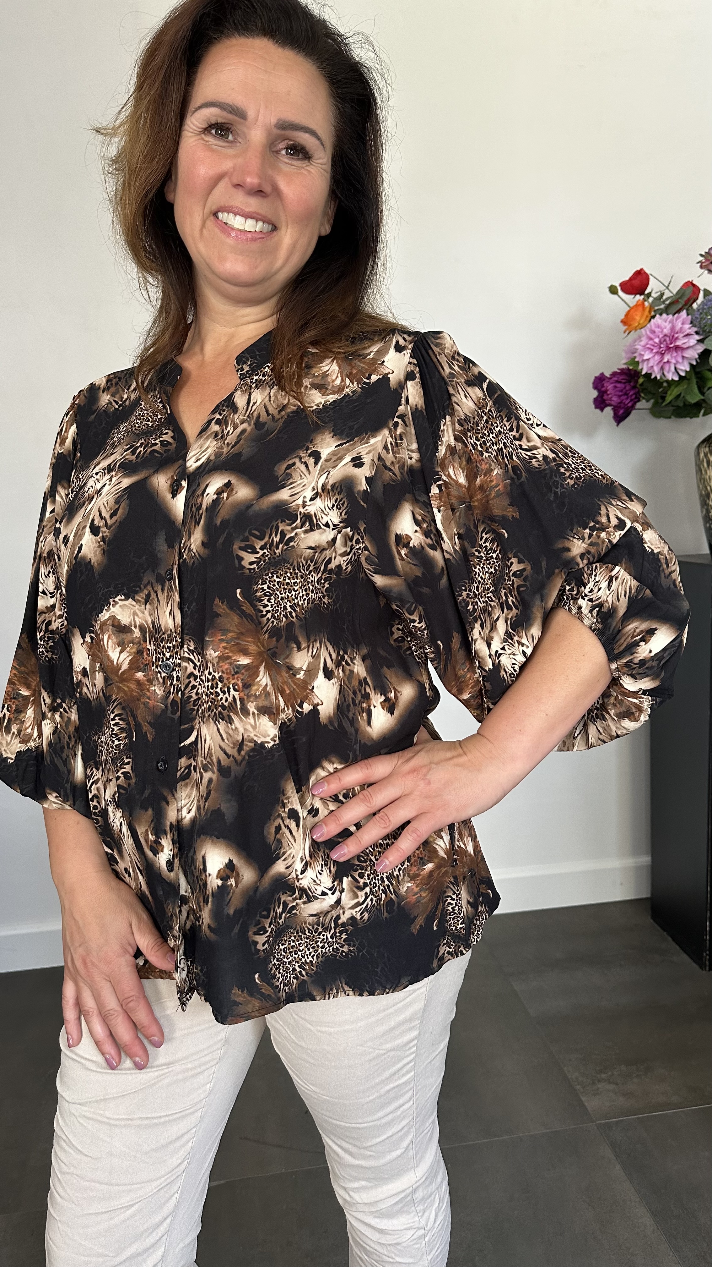 Blouse animal mix met 3/4 pofmouw zwart