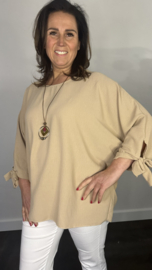 Top met strikjes & ketting + Size camel