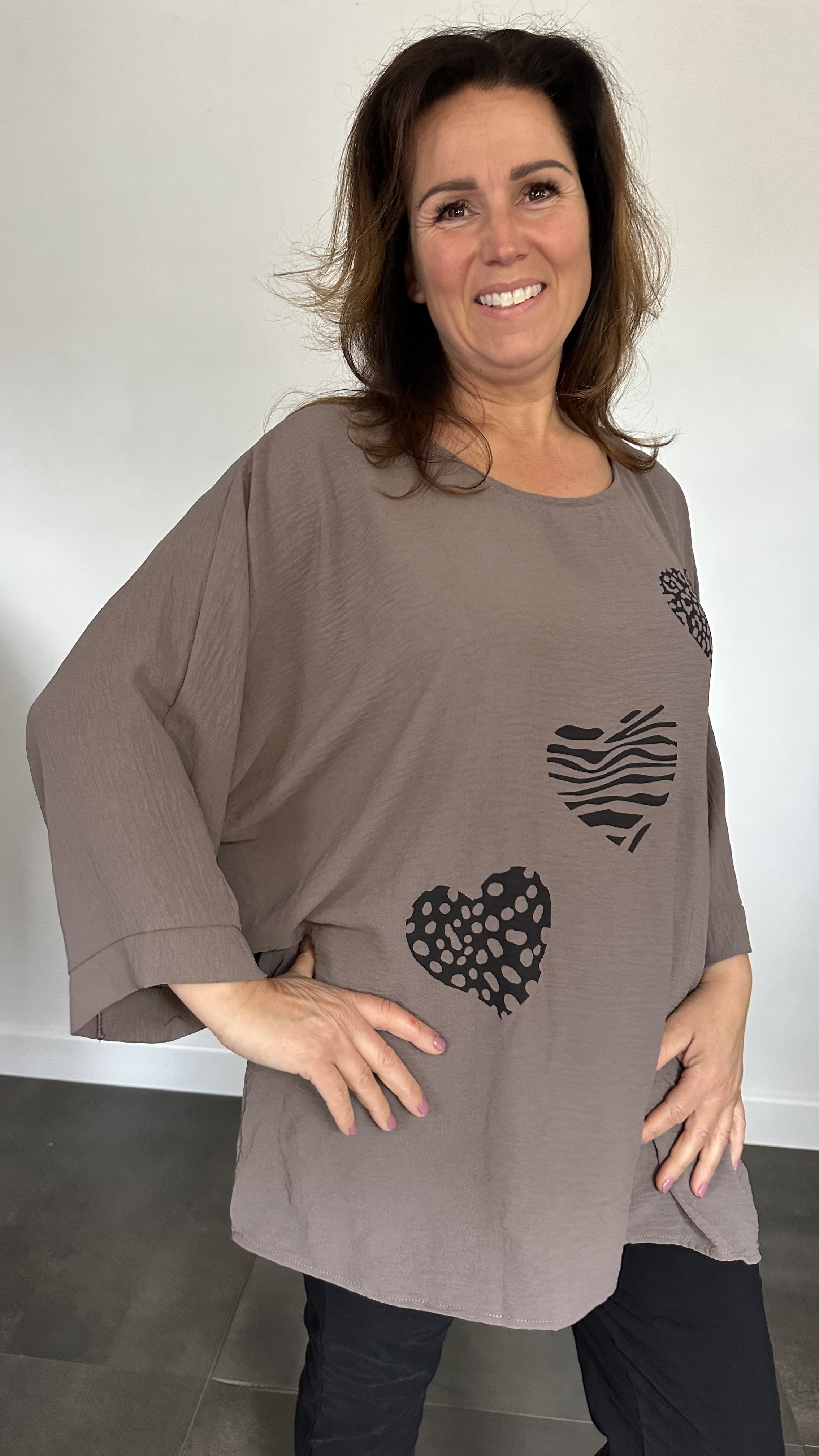 Crepe shirt hearts +SIZE taupe