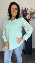 Top Mindy met kanten mouw Mint