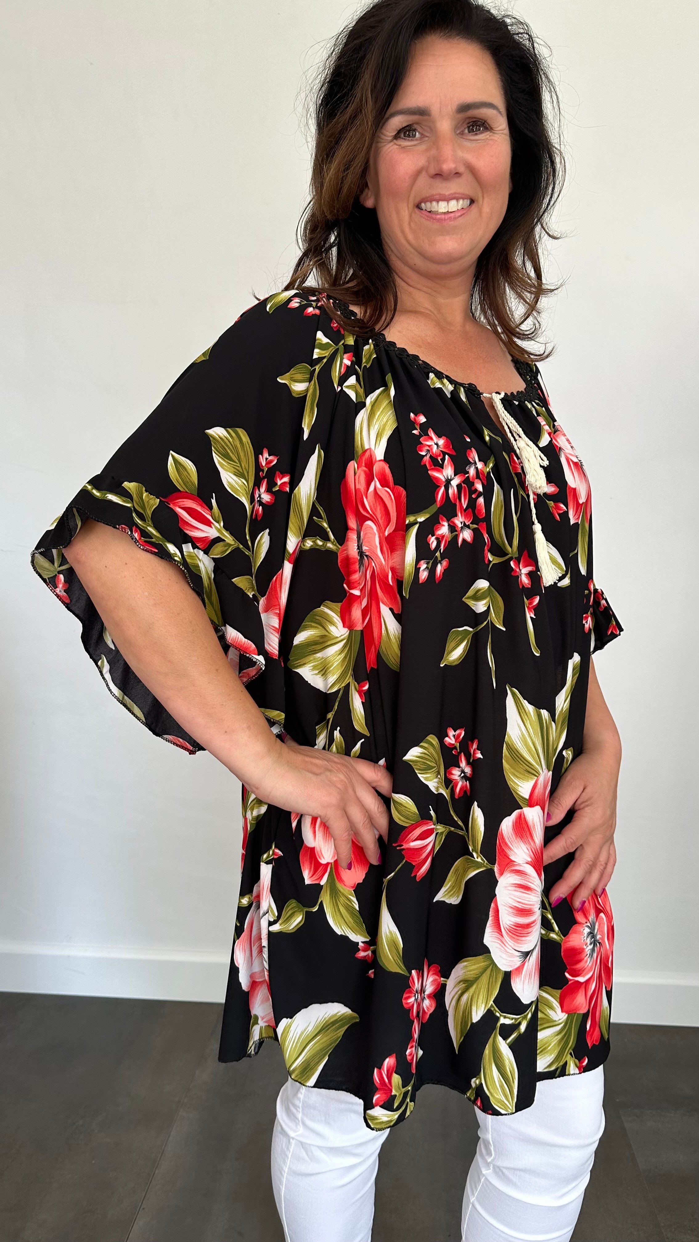 Tuniek Anita +SIZE gebloemd zwart/rood