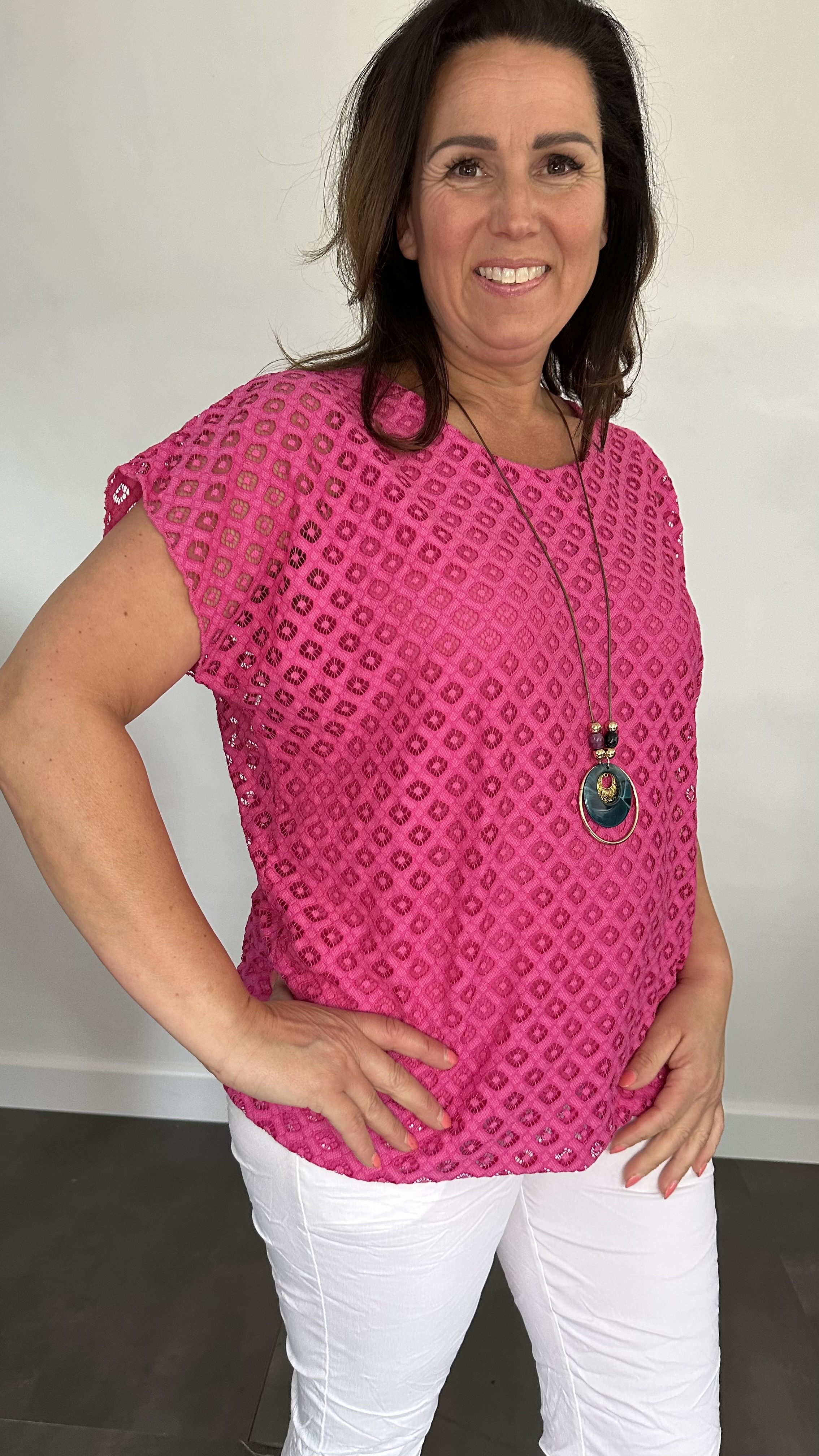 Shirt Joann met ketting fuchsia